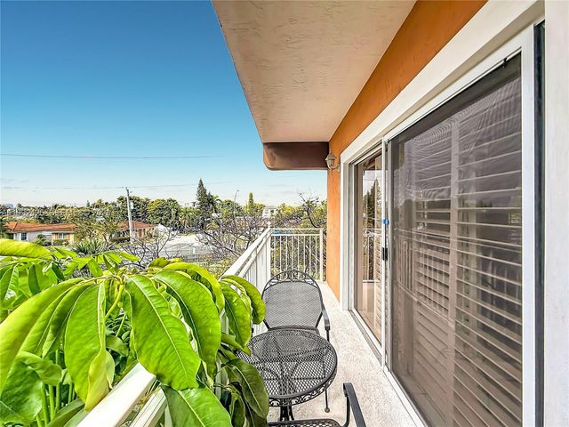 9008 Collins Ave 303, Surfside, FL 33154