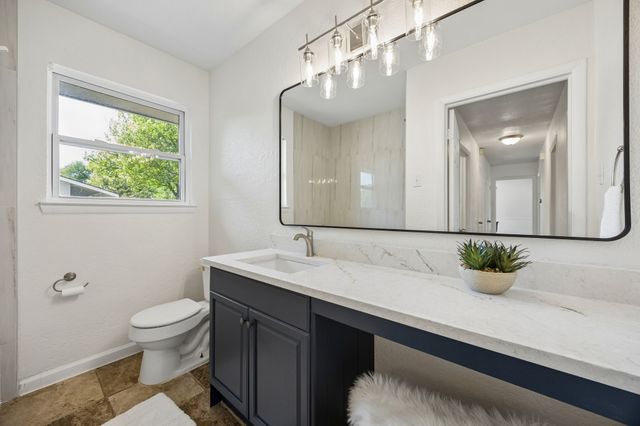 721 Danish Drive, Grand Prairie, TX 75050