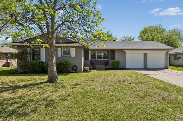 721 Danish Drive, Grand Prairie, TX 75050