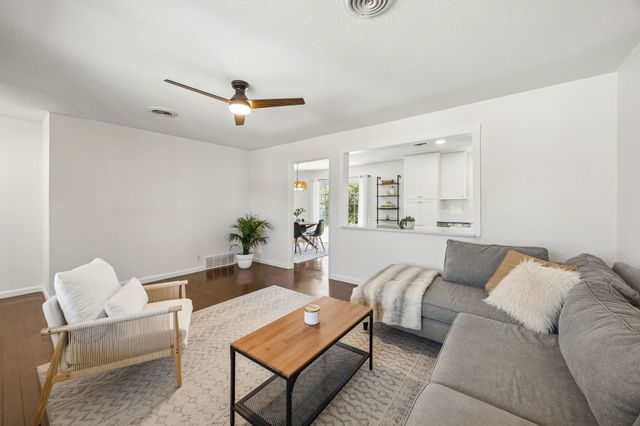 721 Danish Drive, Grand Prairie, TX 75050