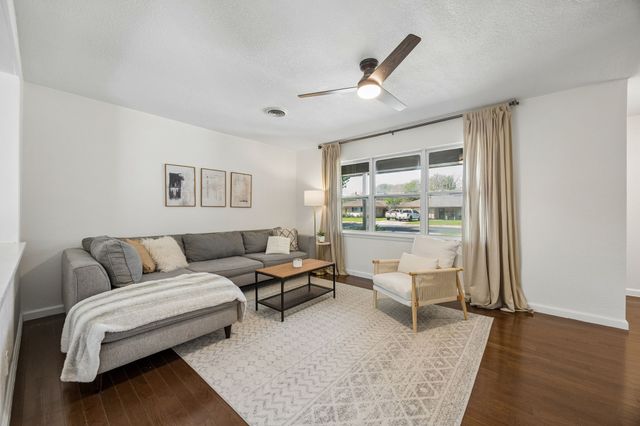 721 Danish Drive, Grand Prairie, TX 75050