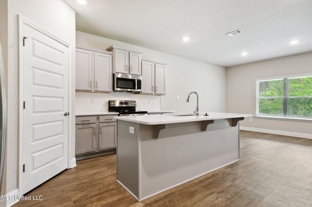 7733 Coral Lane, Ocean Springs, MS 39564