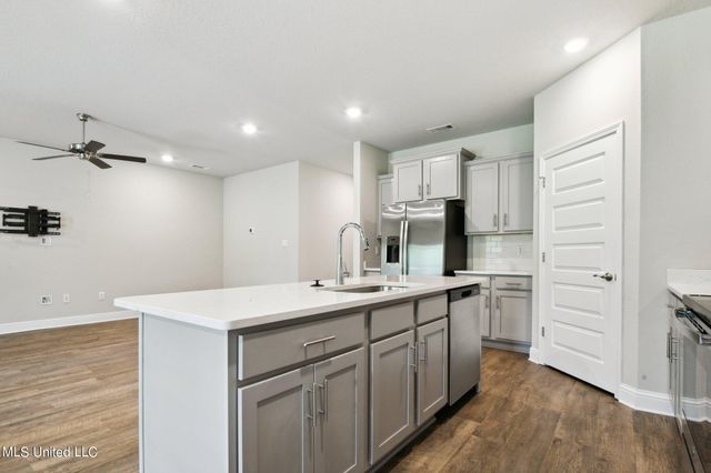 7733 Coral Lane, Ocean Springs, MS 39564