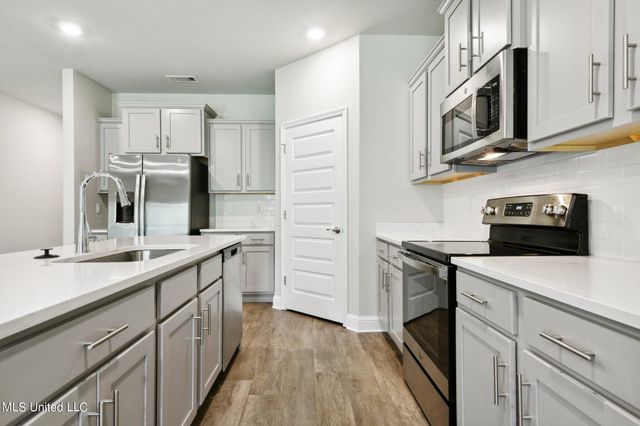 7733 Coral Lane, Ocean Springs, MS 39564