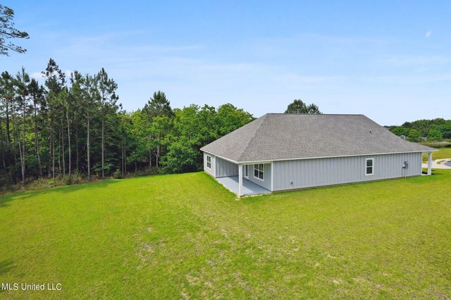 7733 Coral Lane, Ocean Springs, MS 39564