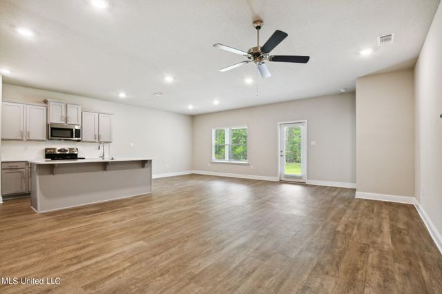 7733 Coral Lane, Ocean Springs, MS 39564