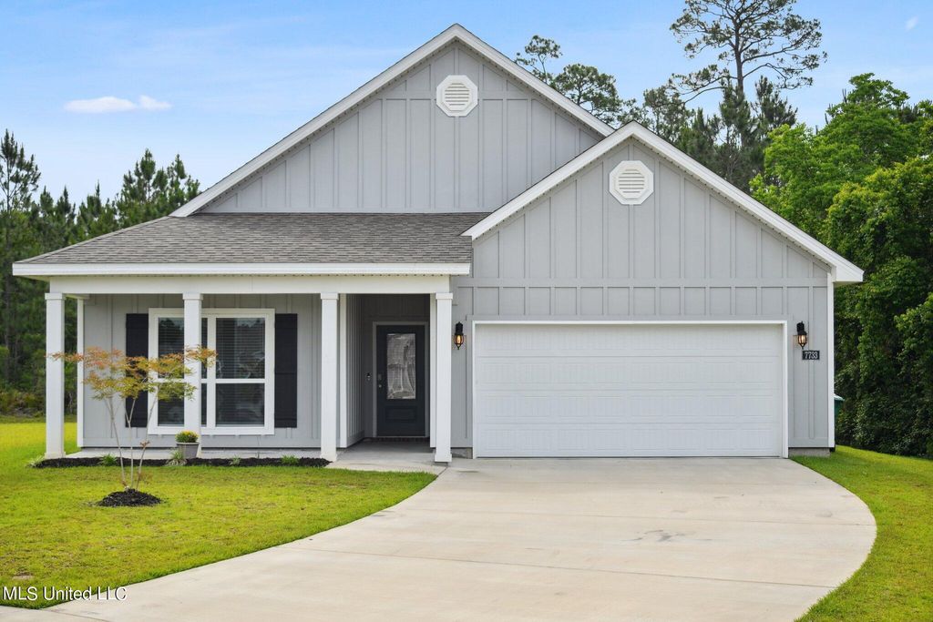 7733 Coral Lane, Ocean Springs, MS 39564