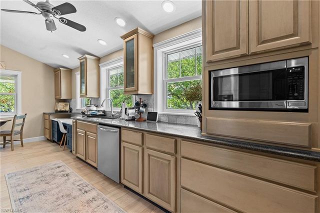 18250 Parkridge CT, Fort Myers, FL 33908