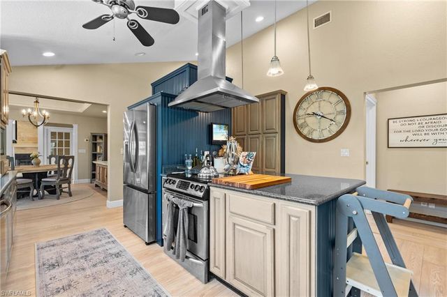 18250 Parkridge CT, Fort Myers, FL 33908