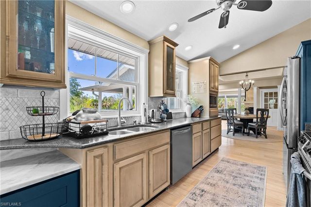 18250 Parkridge CT, Fort Myers, FL 33908