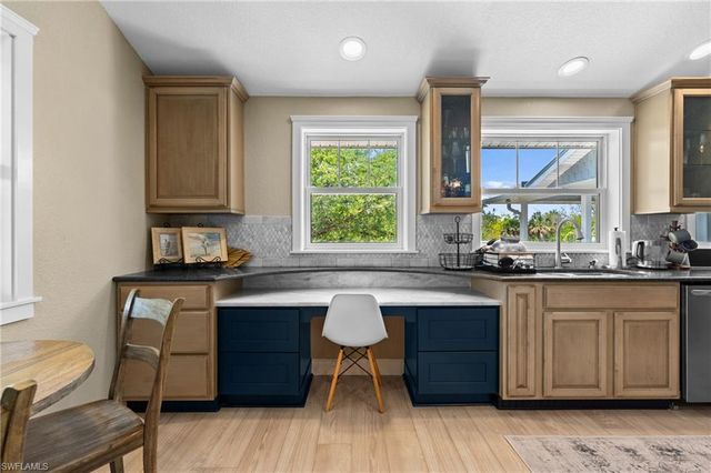 18250 Parkridge CT, Fort Myers, FL 33908