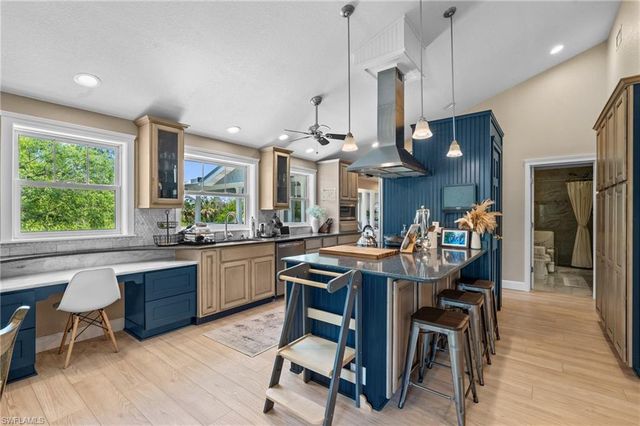 18250 Parkridge CT, Fort Myers, FL 33908