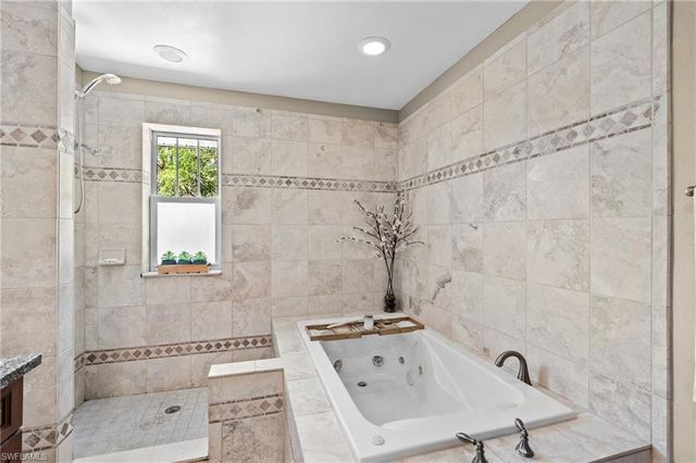 18250 Parkridge CT, Fort Myers, FL 33908