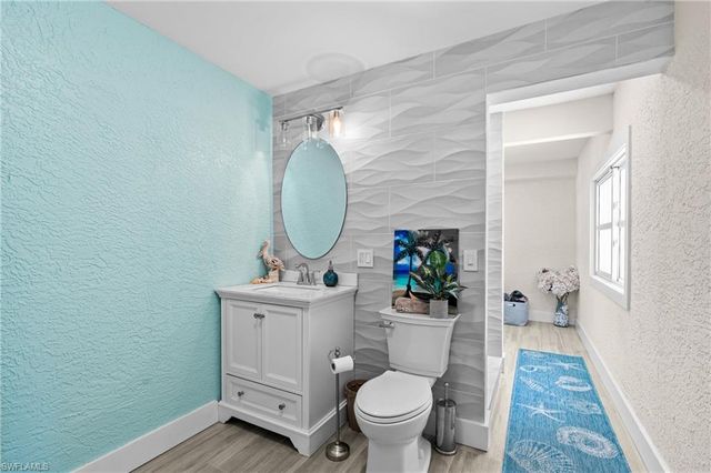 18250 Parkridge CT, Fort Myers, FL 33908