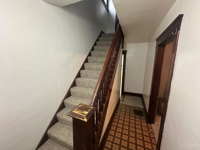 1216 Carson Avenue, Cincinnati, OH 45205