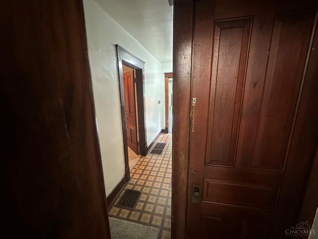 1216 Carson Avenue, Cincinnati, OH 45205