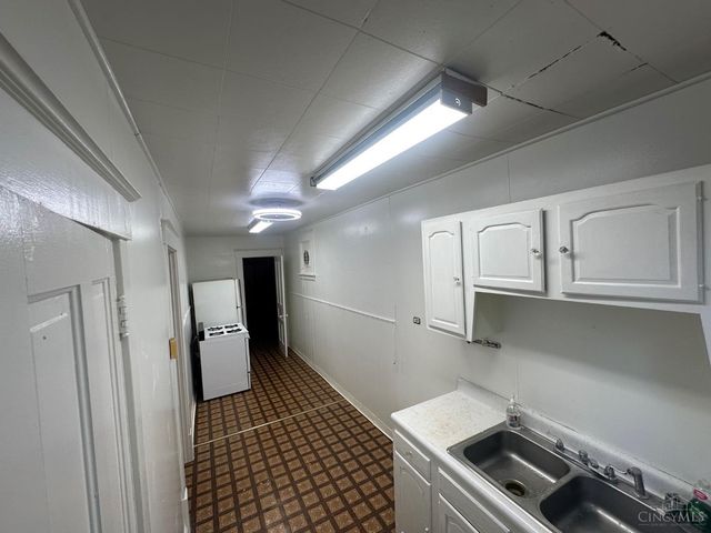 1216 Carson Avenue, Cincinnati, OH 45205
