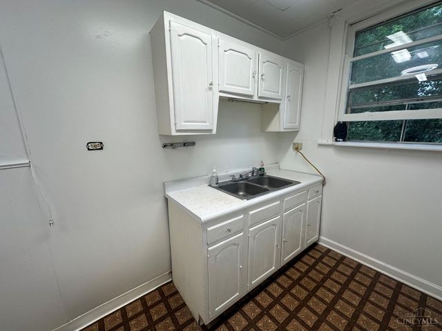 1216 Carson Avenue, Cincinnati, OH 45205