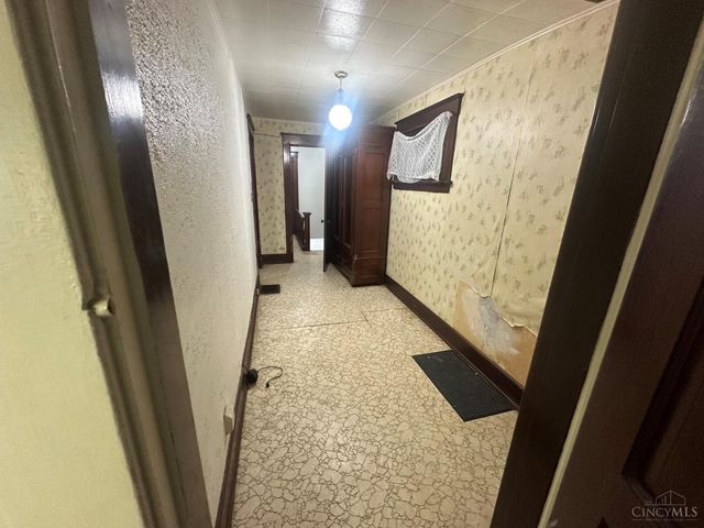 1216 Carson Avenue, Cincinnati, OH 45205
