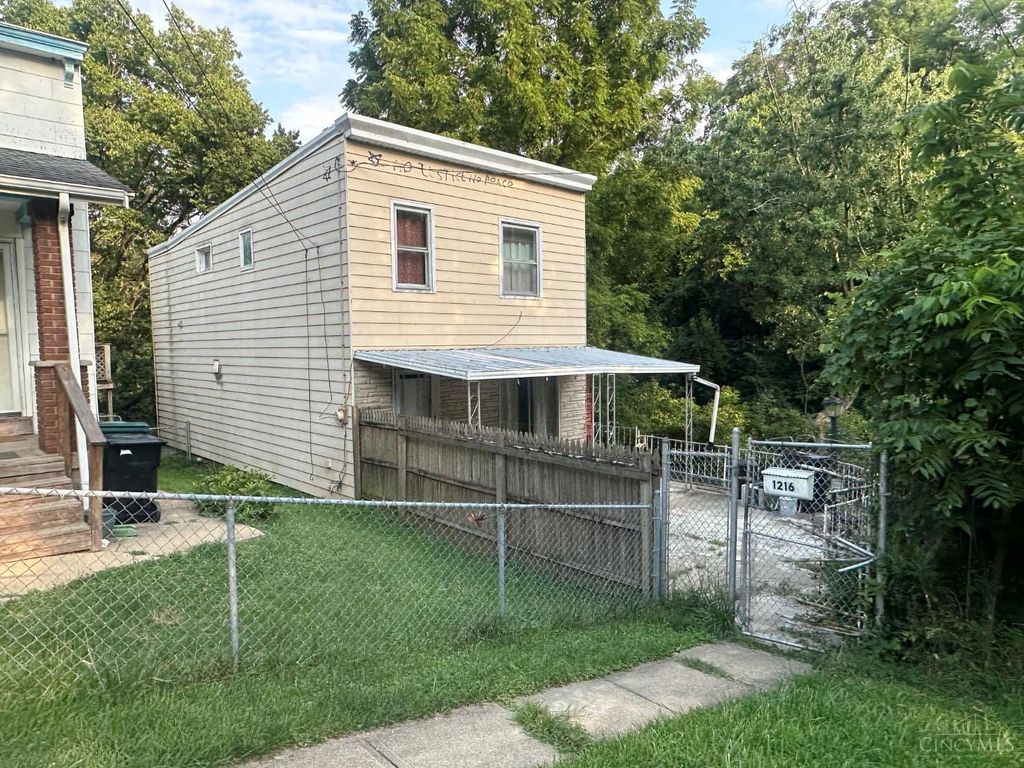 1216 Carson Avenue, Cincinnati, OH 45205