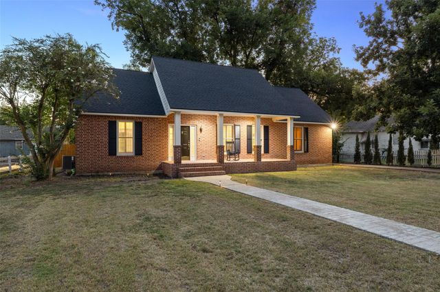 1105 Victoria ST, Taylor, TX 76574