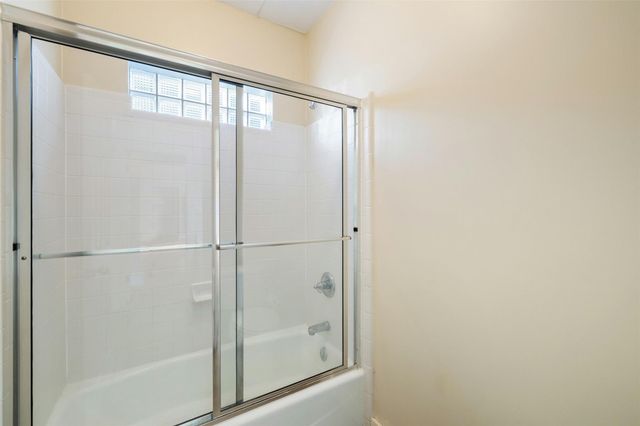 1105 Victoria ST, Taylor, TX 76574