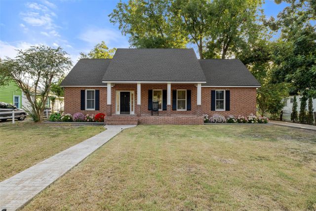 1105 Victoria ST, Taylor, TX 76574