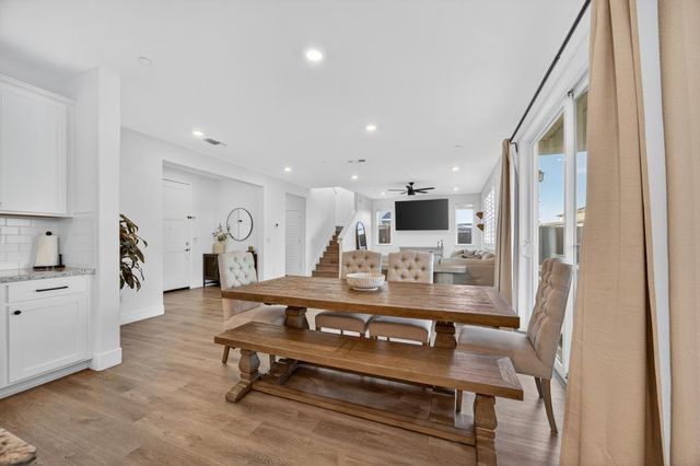 979 Ayers Ln, Galt, CA 95632