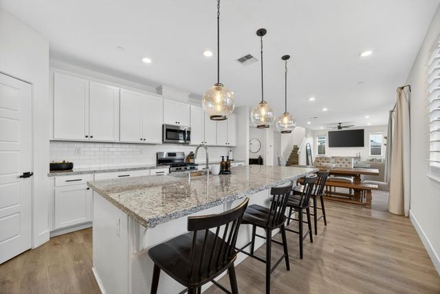 979 Ayers Ln, Galt, CA 95632