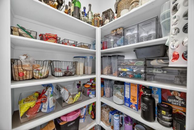 979 Ayers Ln, Galt, CA 95632