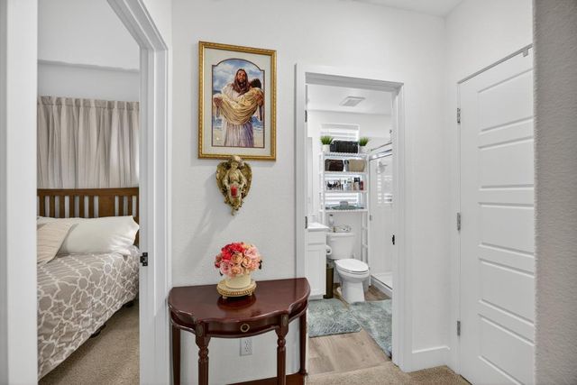 979 Ayers Ln, Galt, CA 95632