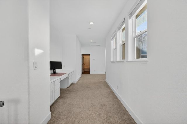 979 Ayers Ln, Galt, CA 95632