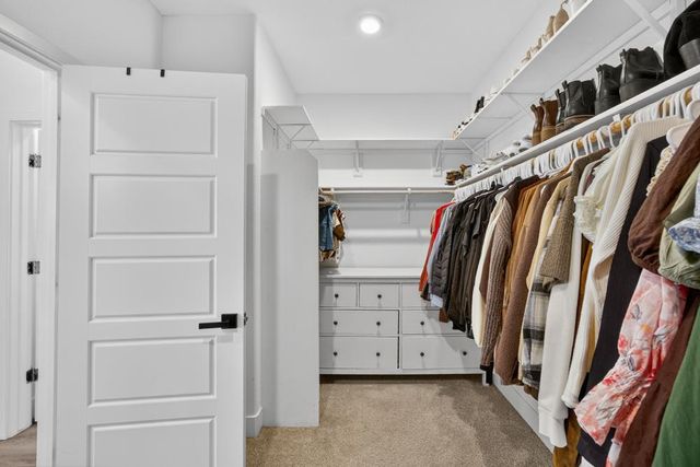 979 Ayers Ln, Galt, CA 95632