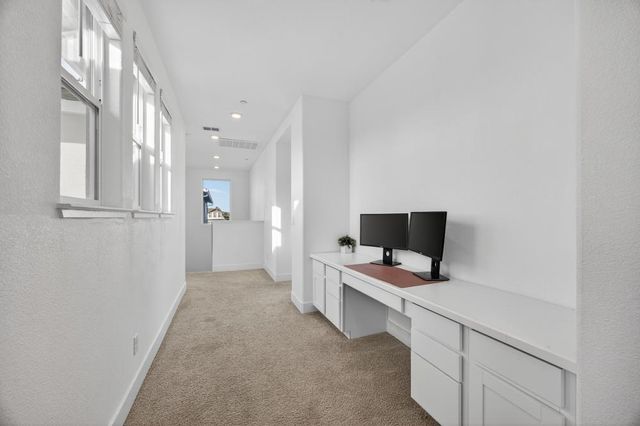 979 Ayers Ln, Galt, CA 95632