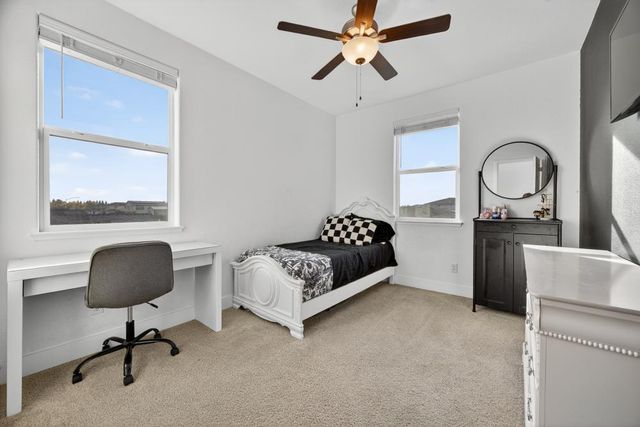 979 Ayers Ln, Galt, CA 95632