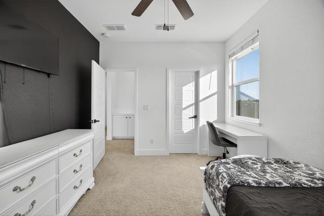 979 Ayers Ln, Galt, CA 95632