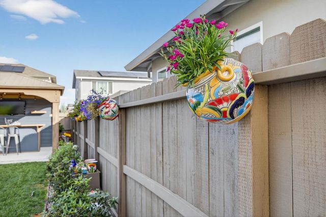 979 Ayers Ln, Galt, CA 95632