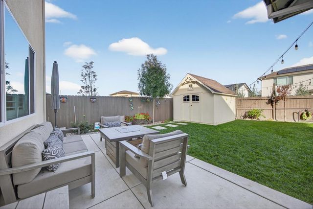 979 Ayers Ln, Galt, CA 95632