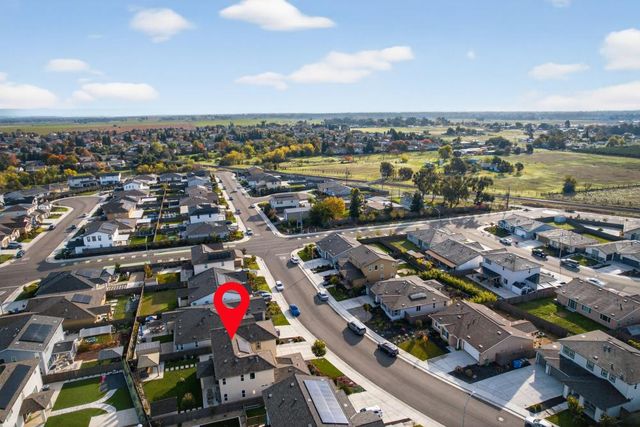 979 Ayers Ln, Galt, CA 95632