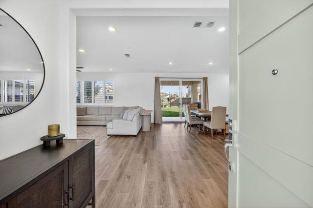 979 Ayers Ln, Galt, CA 95632