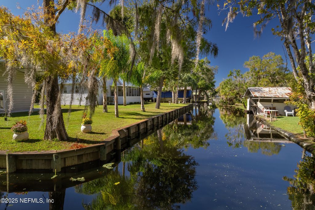 118 HICKS Avenue, Crescent City, FL 32112