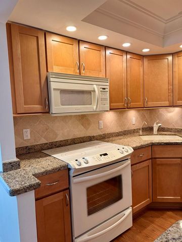 101 Briny Avenue 906, Pompano Beach, FL 33062