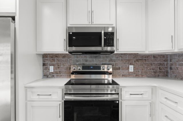 3237 College Avenue, Conway, AR 72034