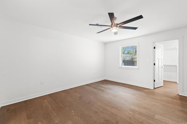 3237 College Avenue, Conway, AR 72034