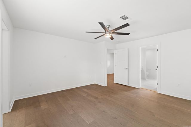 3237 College Avenue, Conway, AR 72034