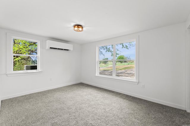 3237 College Avenue, Conway, AR 72034