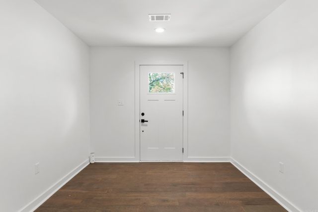 3237 College Avenue, Conway, AR 72034