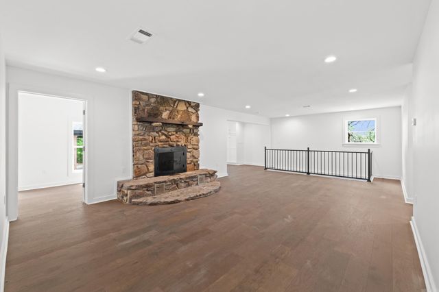 3237 College Avenue, Conway, AR 72034