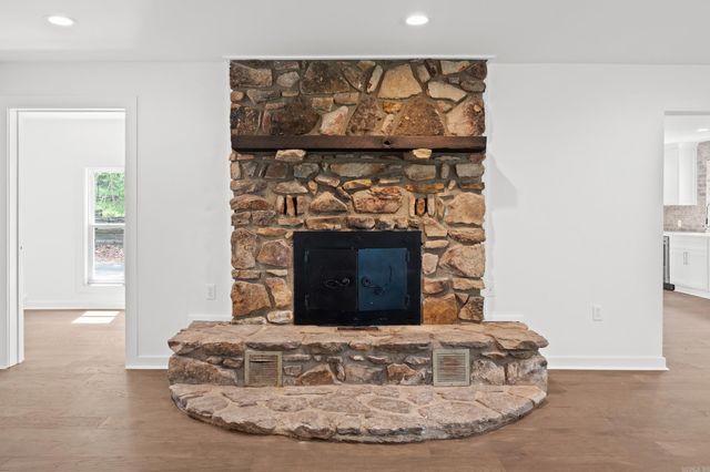 3237 College Avenue, Conway, AR 72034