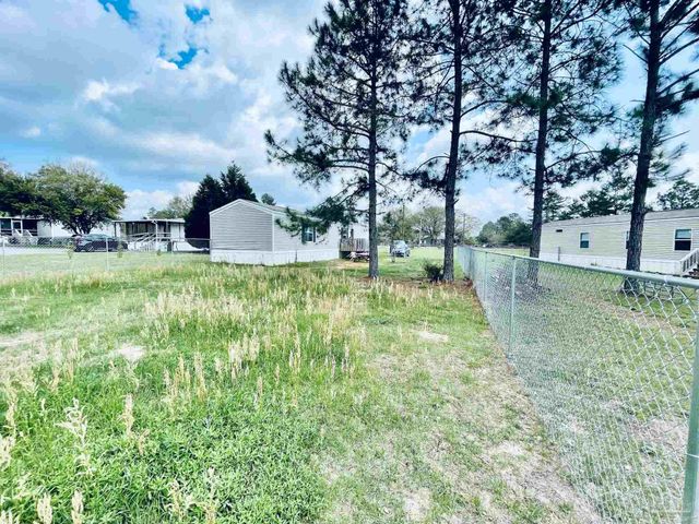 4619 Thoroughbred Dr, Milton, FL 32583